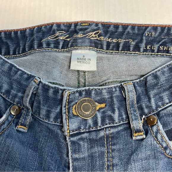 Eddie Bauer Jeans Bootcut Curvy Fit Denim 5 Pocket Pants Sz 6 - Picture 3 of 5